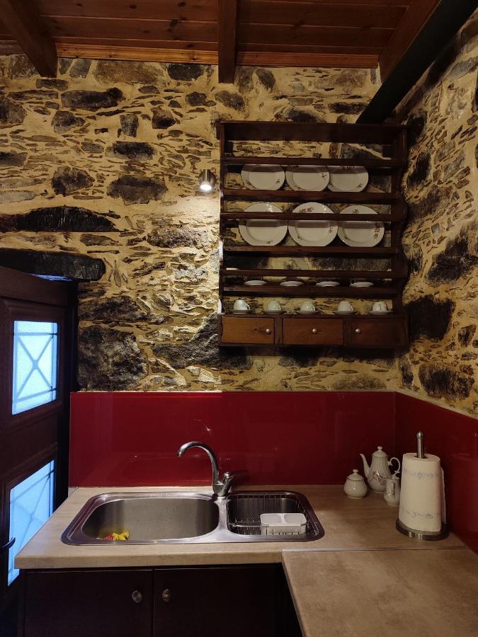 Appartement Grandma Agatha & Virginia'S Stonehouse à Kefálion Extérieur photo