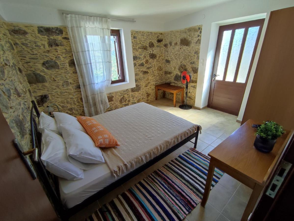 Appartement Grandma Agatha & Virginia'S Stonehouse à Kefálion Extérieur photo